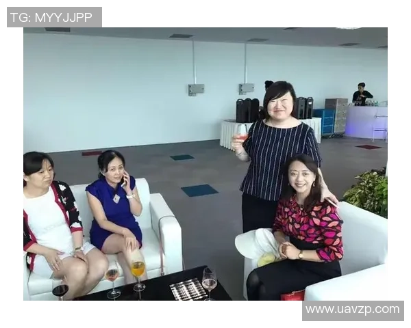 同事聚会欢乐时光一起通过线索趣味猜出著名足球球星名字